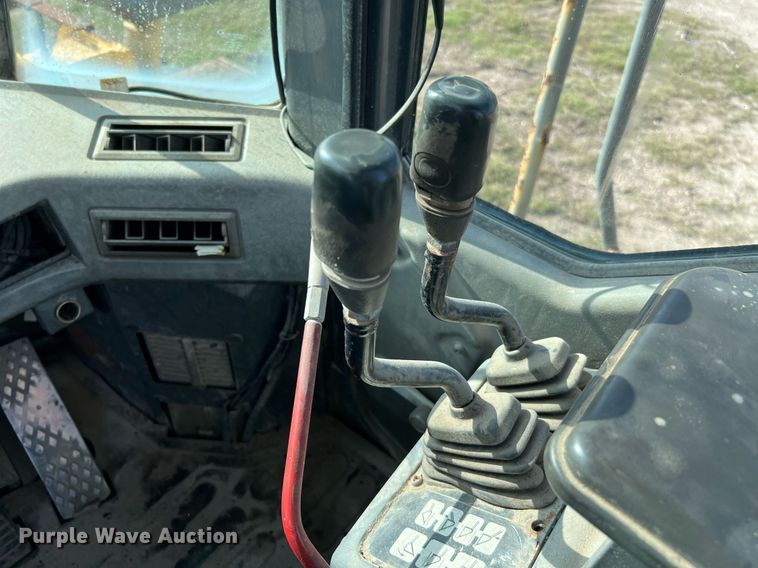 image for item DQ2311 1999 Komatsu WA500-3L  wheel loader