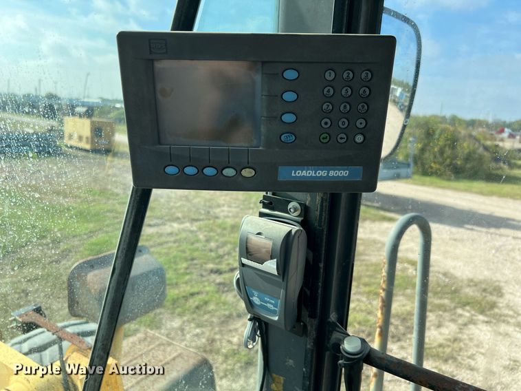 image for item DQ2311 1999 Komatsu WA500-3L  wheel loader