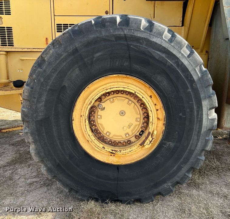 image for item DQ2311 1999 Komatsu WA500-3L  wheel loader