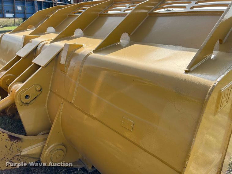 image for item DQ2312 1999 Caterpillar 980G  wheel loader