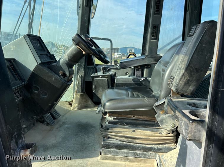 image for item DQ2312 1999 Caterpillar 980G  wheel loader