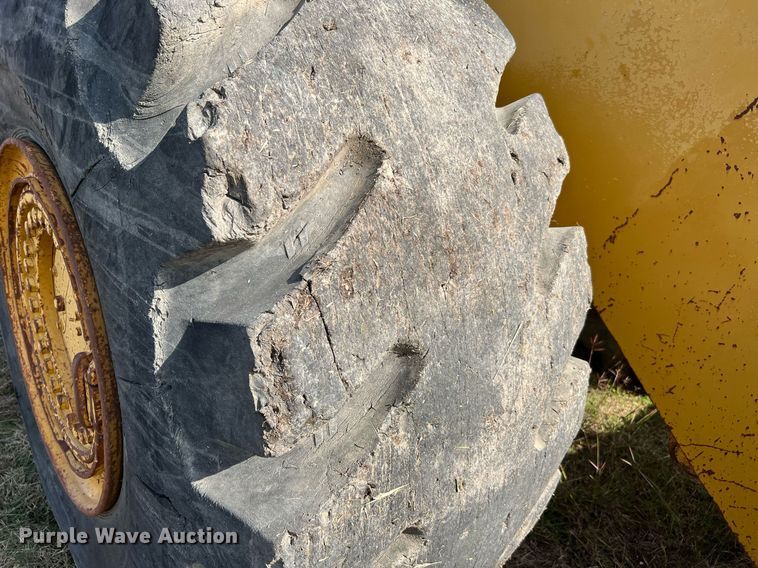 image for item DQ2312 1999 Caterpillar 980G  wheel loader