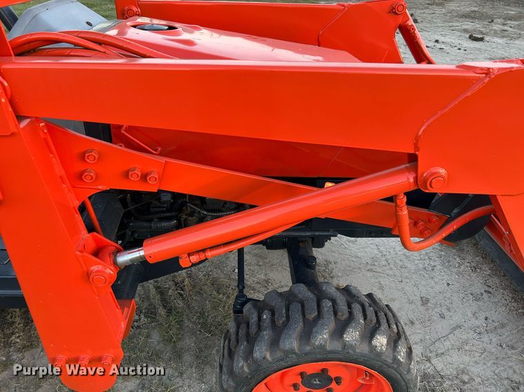 image for item DQ2313 Kubota B21  tractor