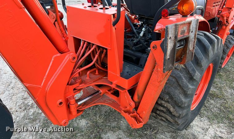 image for item DQ2313 Kubota B21  tractor
