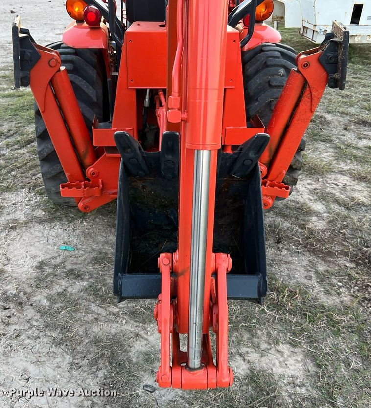 image for item DQ2313 Kubota B21  tractor