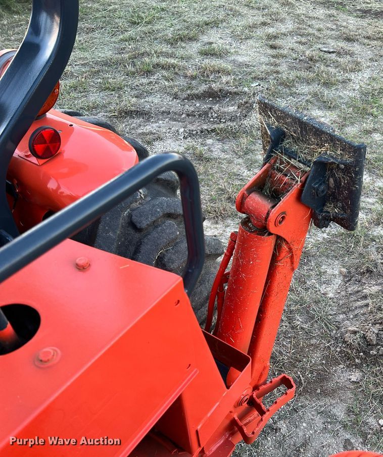 image for item DQ2313 Kubota B21  tractor