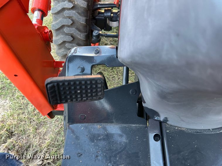 image for item DQ2313 Kubota B21  tractor