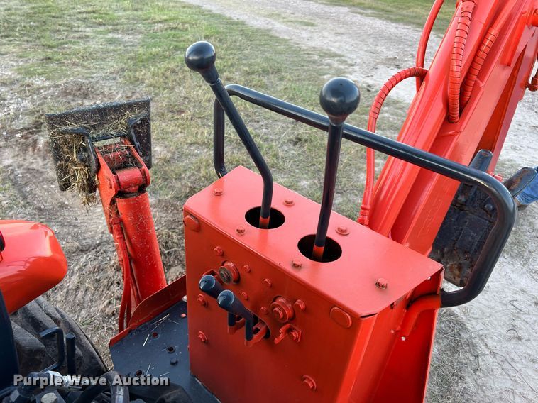 image for item DQ2313 Kubota B21  tractor