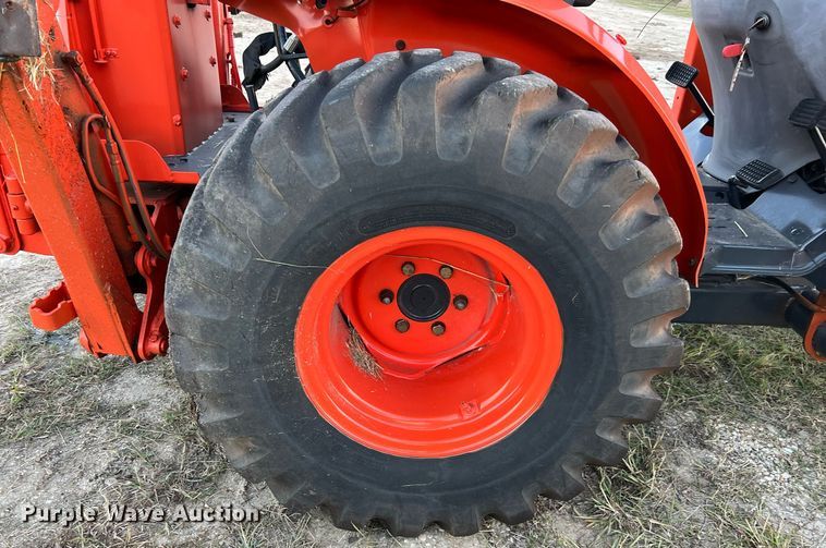 image for item DQ2313 Kubota B21  tractor