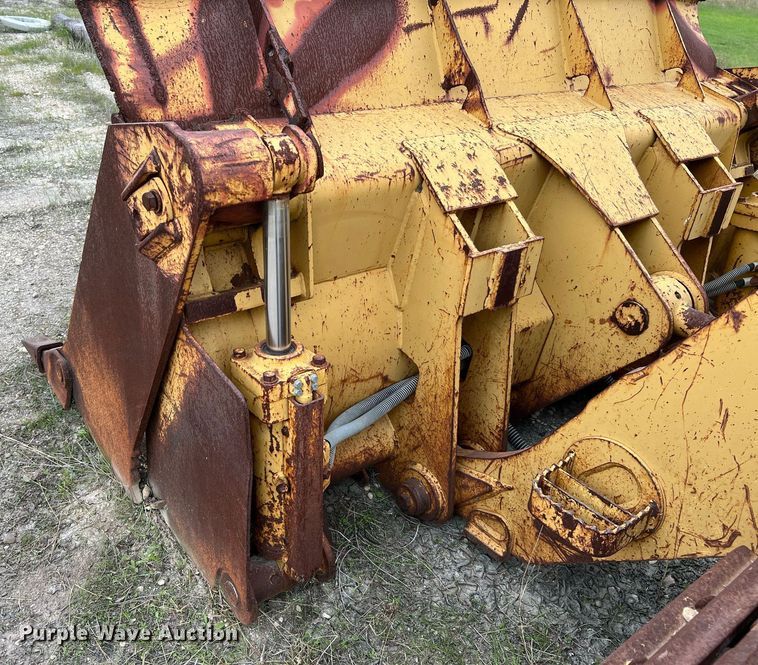 image for item DQ2319 1995 Caterpillar 963B  track loader