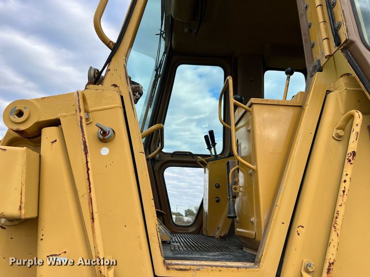 image for item DQ2319 1995 Caterpillar 963B  track loader