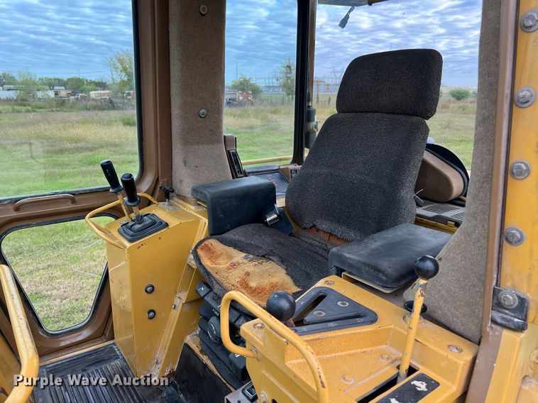 image for item DQ2319 1995 Caterpillar 963B  track loader