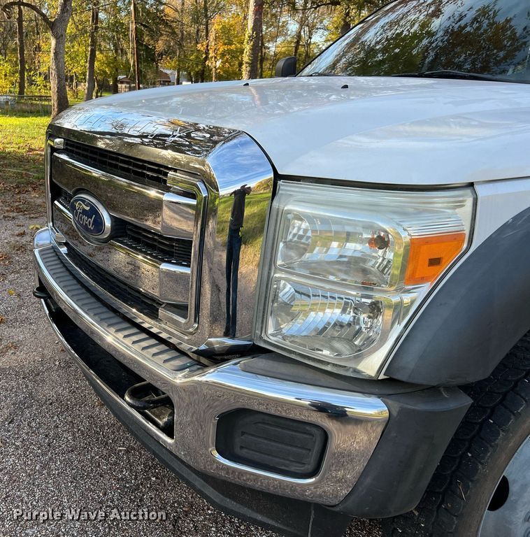 image for item DQ2323 2012 Ford F550 XLT  SuperCab bucket truck