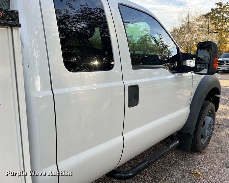 image for item DQ2323 2012 Ford F550 XLT  SuperCab bucket truck