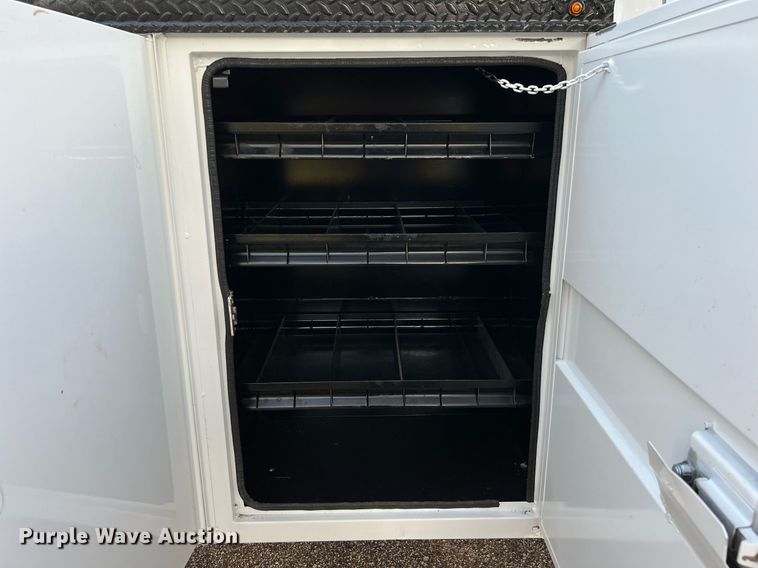 image for item DQ2323 2012 Ford F550 XLT  SuperCab bucket truck