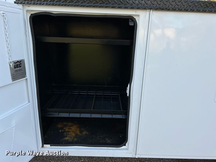 image for item DQ2323 2012 Ford F550 XLT  SuperCab bucket truck