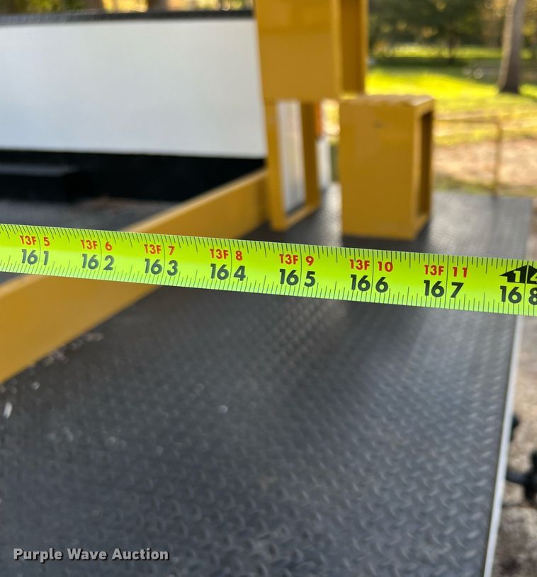 image for item DQ2323 2012 Ford F550 XLT  SuperCab bucket truck