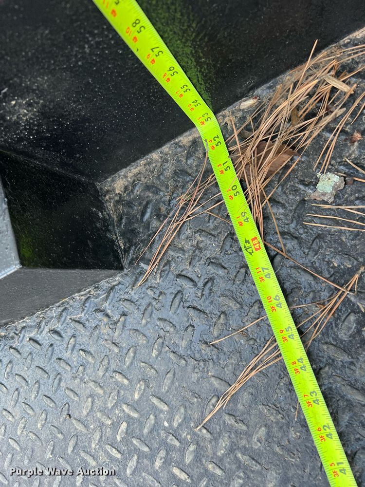 image for item DQ2323 2012 Ford F550 XLT  SuperCab bucket truck