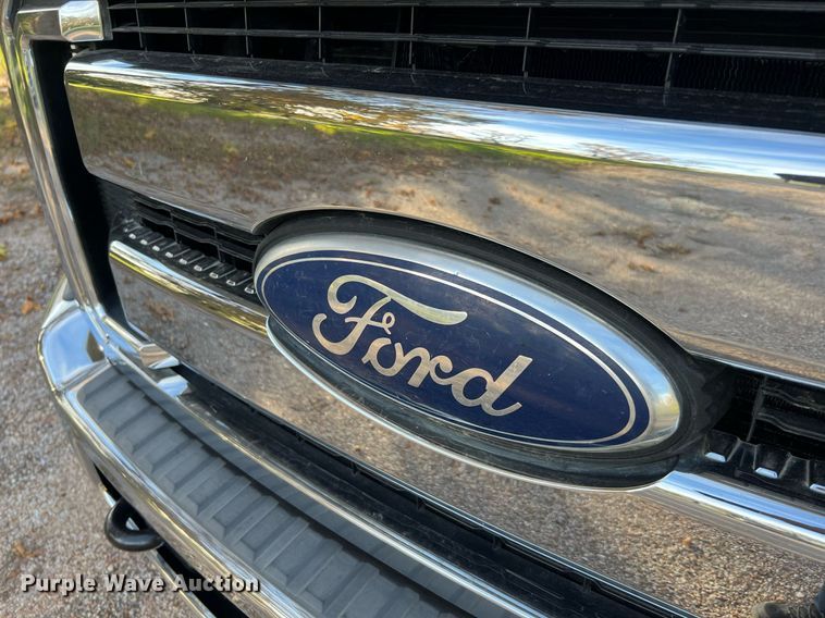 image for item DQ2323 2012 Ford F550 XLT  SuperCab bucket truck