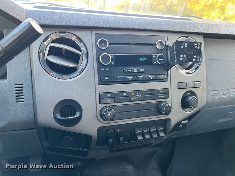 image for item DQ2323 2012 Ford F550 XLT  SuperCab bucket truck