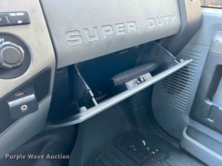 image for item DQ2323 2012 Ford F550 XLT  SuperCab bucket truck