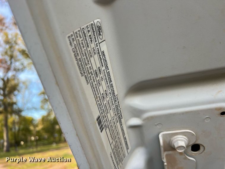 image for item DQ2323 2012 Ford F550 XLT  SuperCab bucket truck