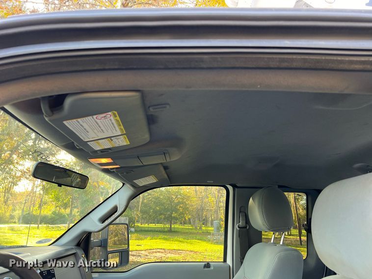 image for item DQ2323 2012 Ford F550 XLT  SuperCab bucket truck