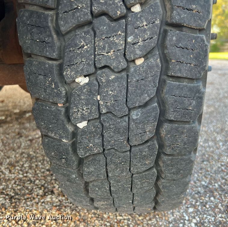 image for item DQ2323 2012 Ford F550 XLT  SuperCab bucket truck