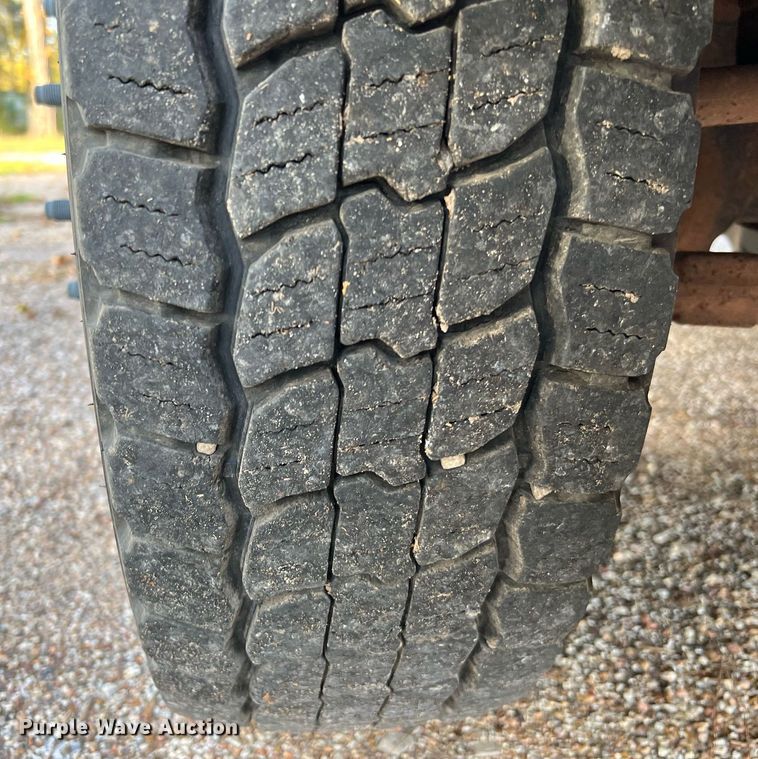 image for item DQ2323 2012 Ford F550 XLT  SuperCab bucket truck