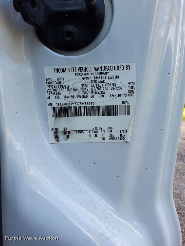 image for item DQ2323 2012 Ford F550 XLT  SuperCab bucket truck