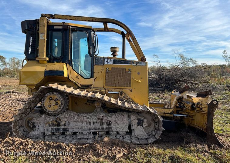 image for item DQ2332 1998 Caterpillar D5M LGP  dozer