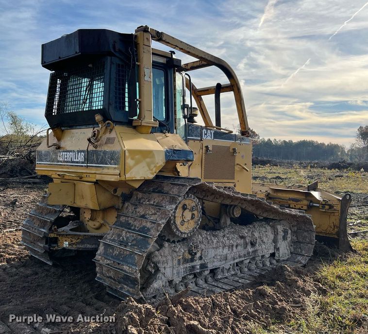 image for item DQ2332 1998 Caterpillar D5M LGP  dozer