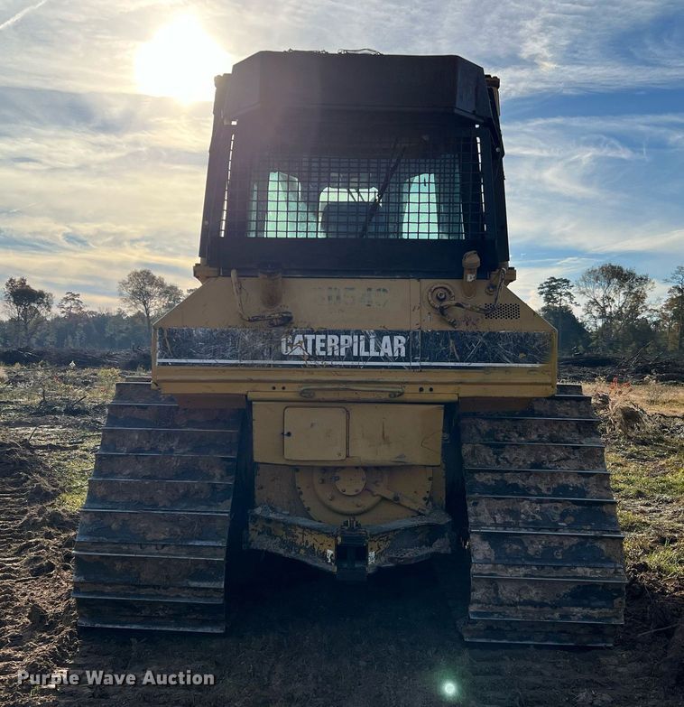 image for item DQ2332 1998 Caterpillar D5M LGP  dozer