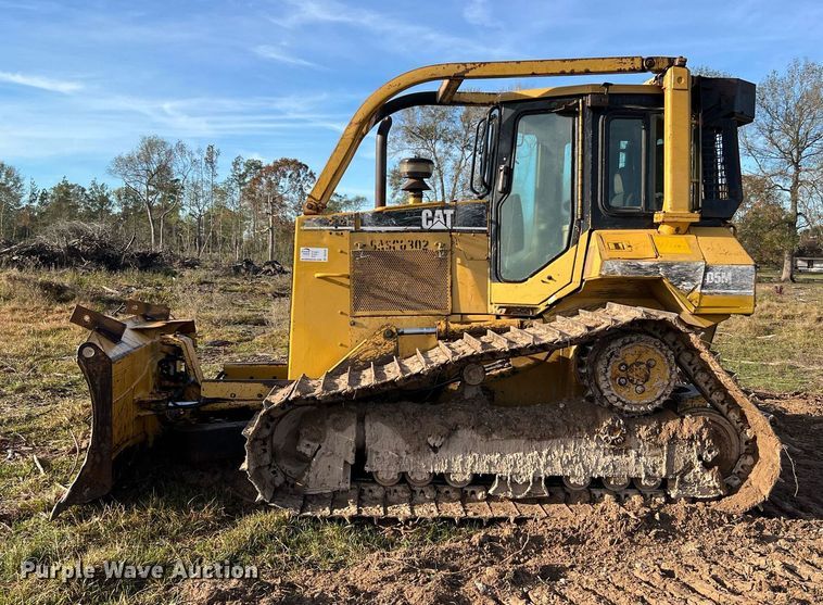 image for item DQ2332 1998 Caterpillar D5M LGP  dozer