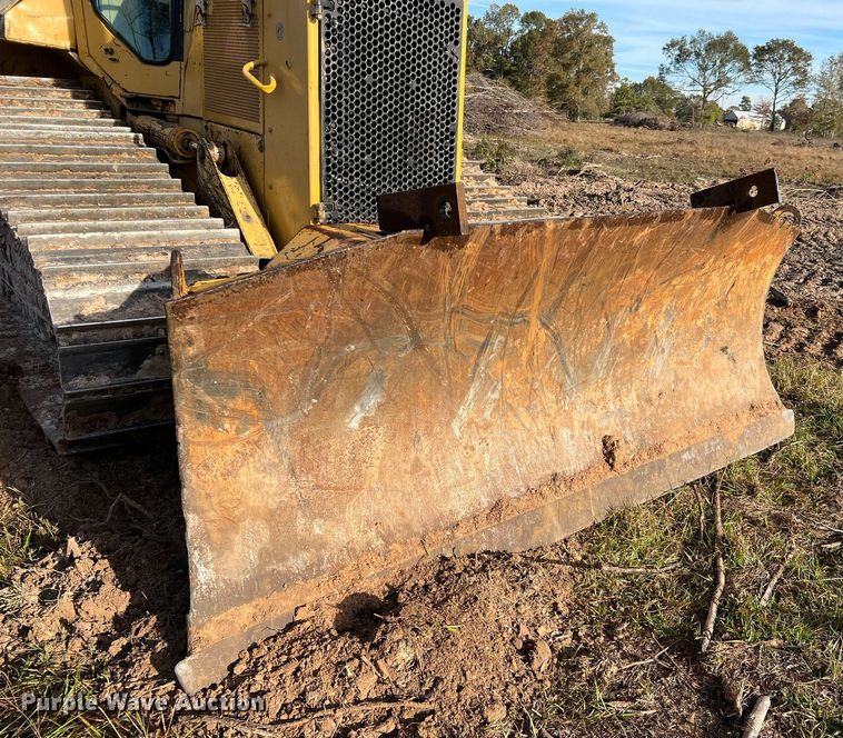 image for item DQ2332 1998 Caterpillar D5M LGP  dozer