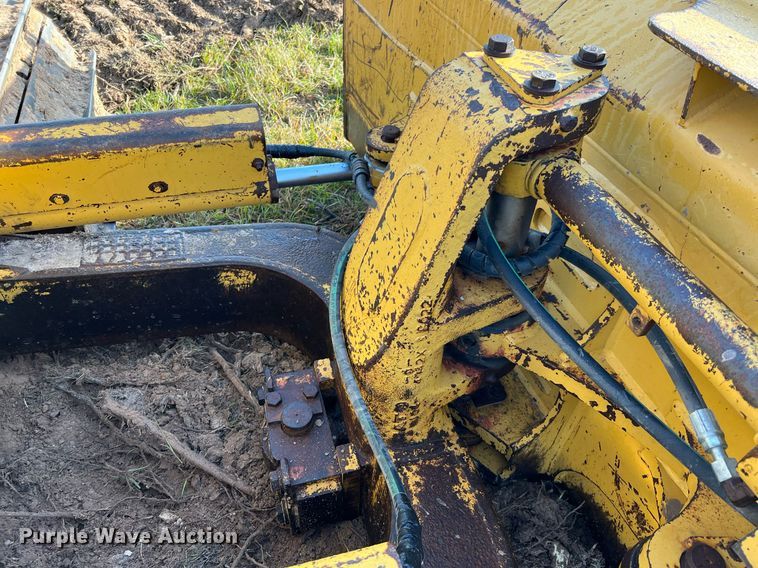 image for item DQ2332 1998 Caterpillar D5M LGP  dozer