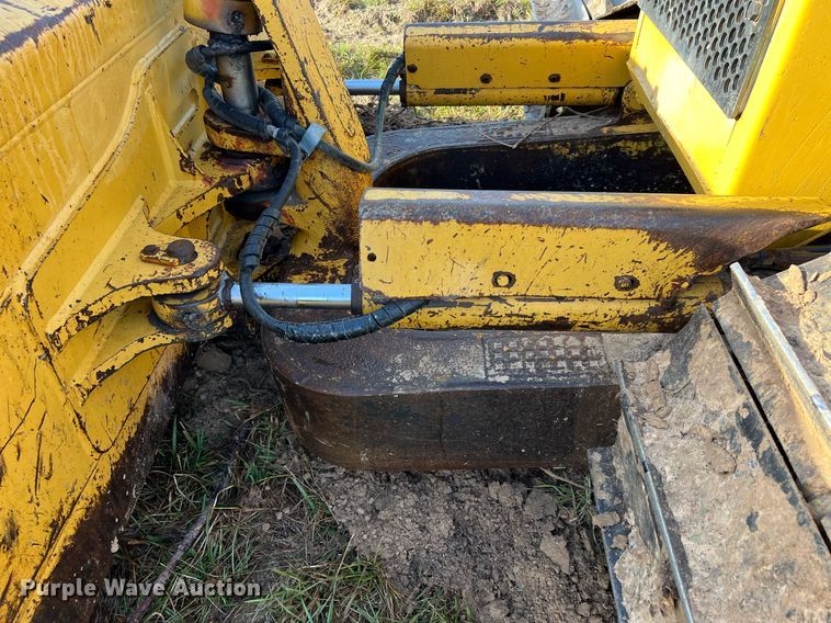 image for item DQ2332 1998 Caterpillar D5M LGP  dozer
