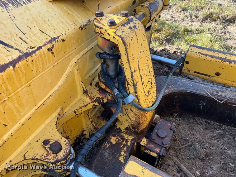 image for item DQ2332 1998 Caterpillar D5M LGP  dozer