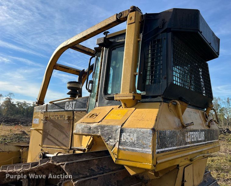 image for item DQ2332 1998 Caterpillar D5M LGP  dozer