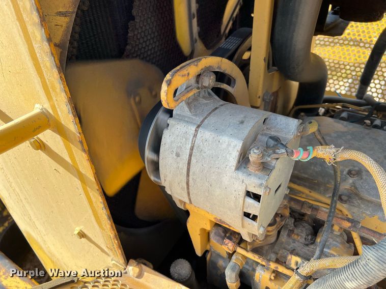 image for item DQ2332 1998 Caterpillar D5M LGP  dozer