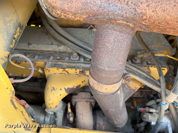 image for item DQ2332 1998 Caterpillar D5M LGP  dozer