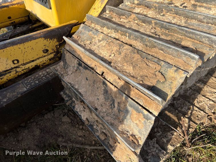 image for item DQ2332 1998 Caterpillar D5M LGP  dozer