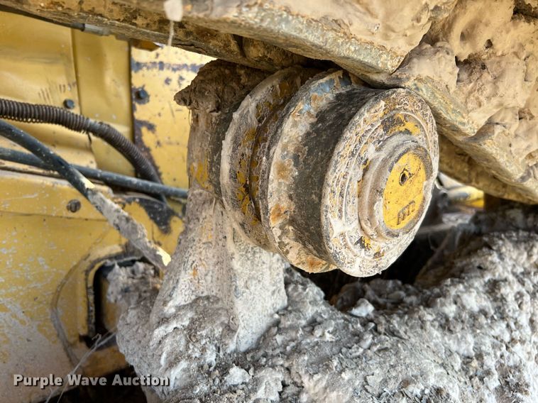 image for item DQ2332 1998 Caterpillar D5M LGP  dozer