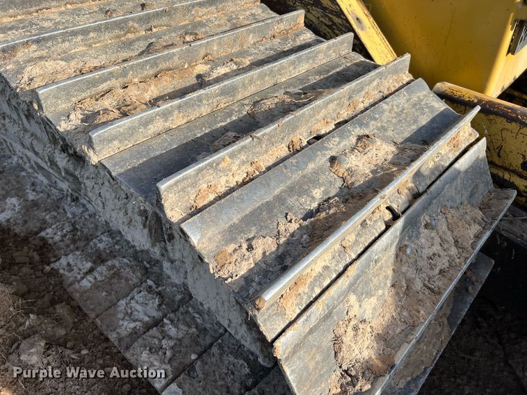 image for item DQ2332 1998 Caterpillar D5M LGP  dozer