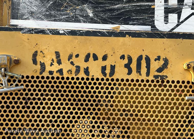 image for item DQ2332 1998 Caterpillar D5M LGP  dozer