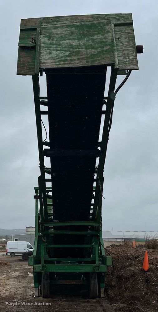 image for item DQ2337 2014 McCloskey 621RE  trommel screen