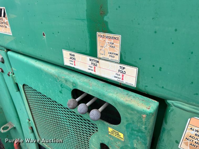 image for item DQ2337 2014 McCloskey 621RE  trommel screen