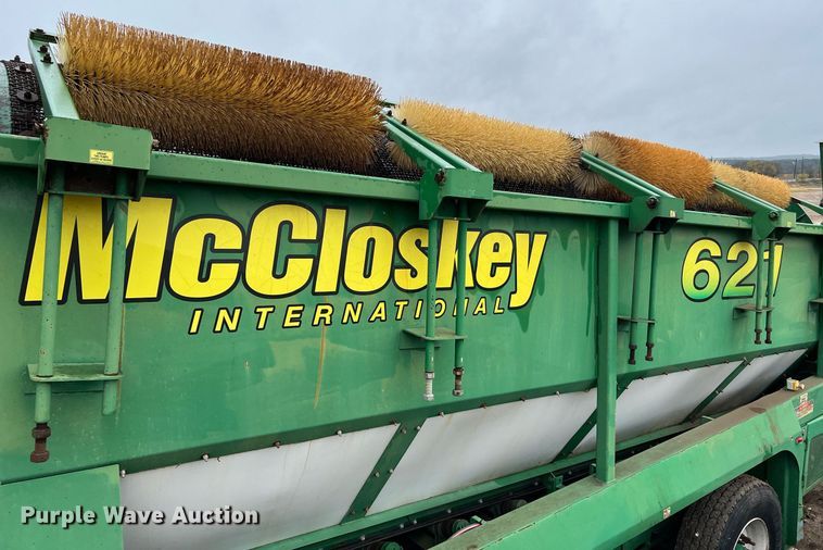 image for item DQ2337 2014 McCloskey 621RE  trommel screen
