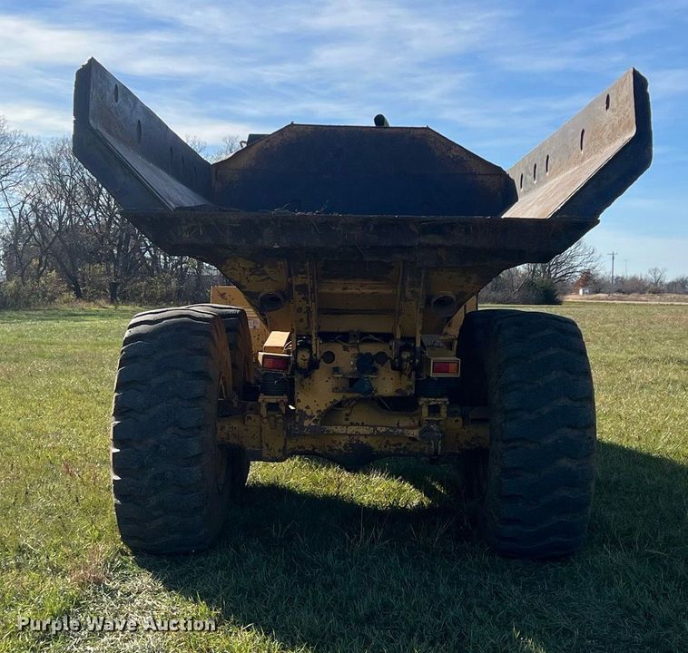 image for item DQ6710 1997 Caterpillar D300E  haul truck