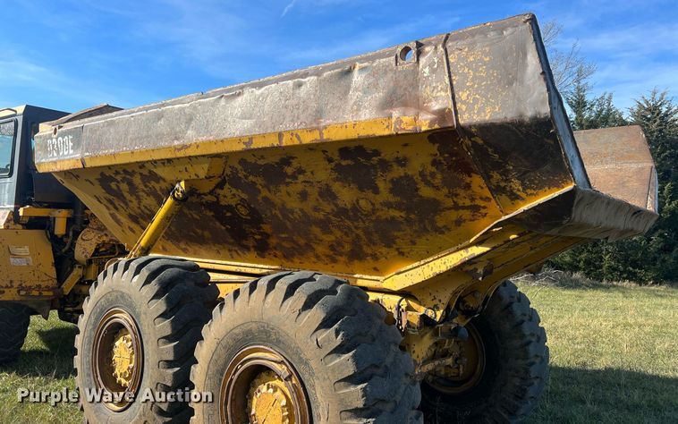 image for item DQ6710 1997 Caterpillar D300E  haul truck